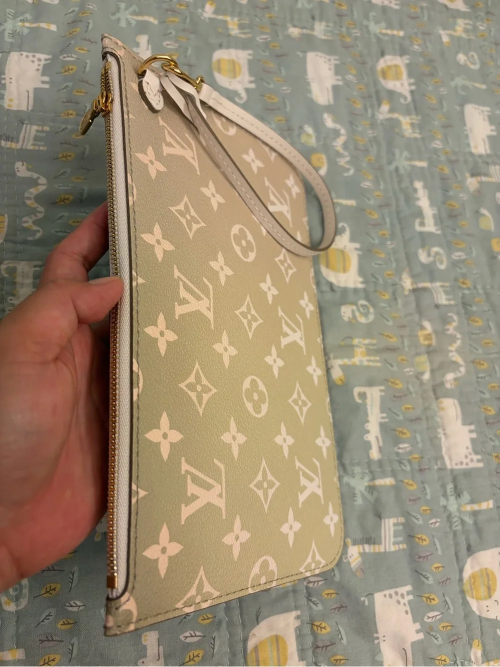 Louis Vuitton Limited Edition Neverfull MM Pouch (PRICE FIRM)
